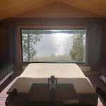 Holiday home Vehkaniemen Lomatila *